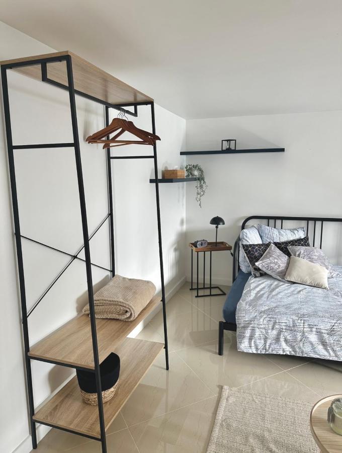 Apartamento Petite Maison Studio Tout Confort Cosy Givors Autoroute Et Gare Exterior foto