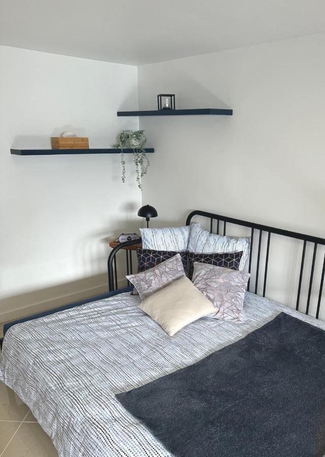 Apartamento Petite Maison Studio Tout Confort Cosy Givors Autoroute Et Gare Exterior foto