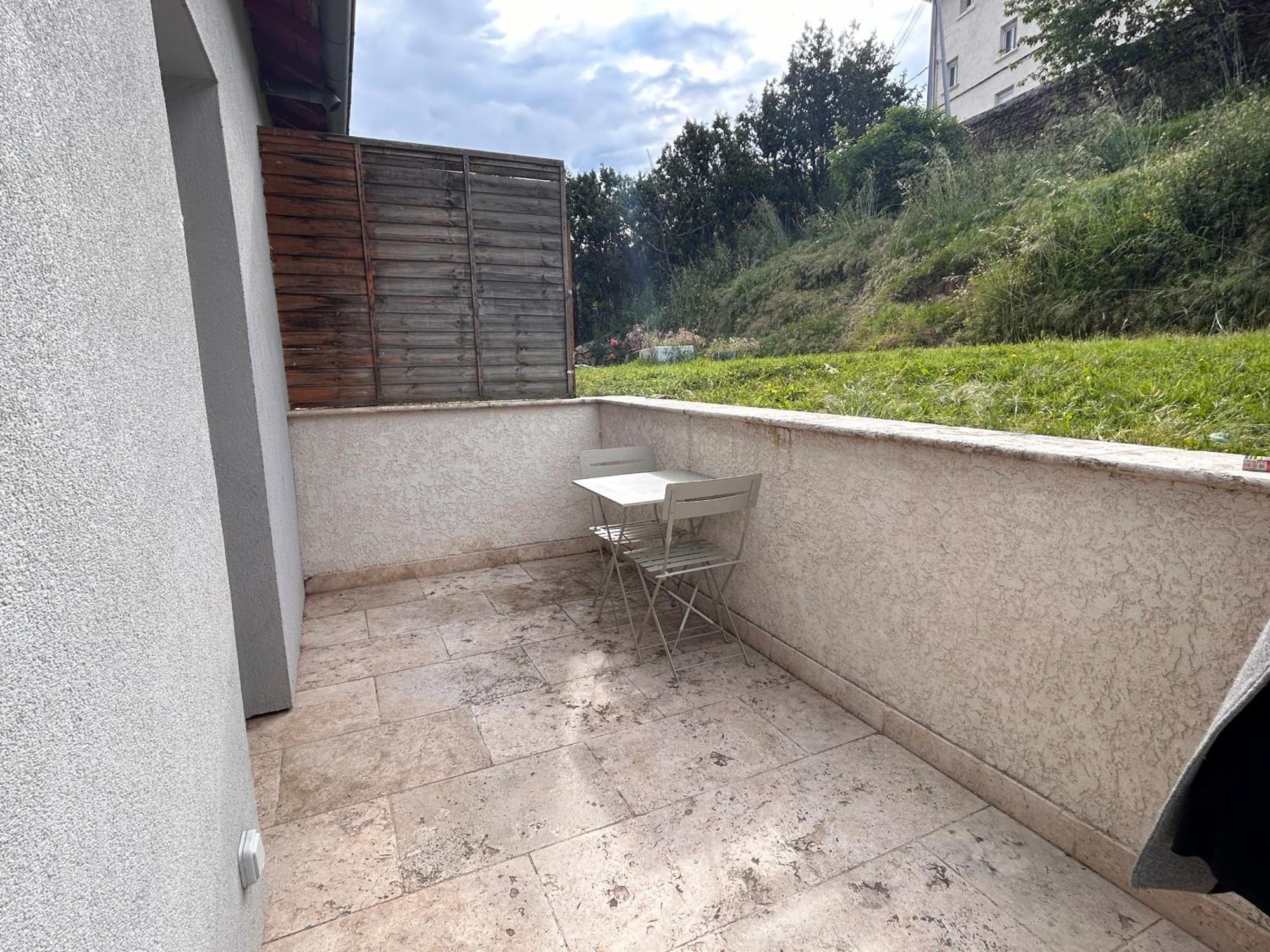 Apartamento Petite Maison Studio Tout Confort Cosy Givors Autoroute Et Gare Exterior foto